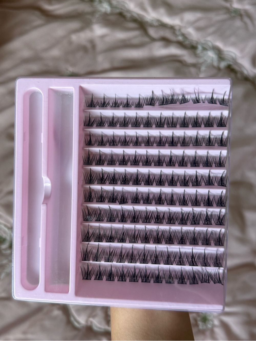 Individual Black Cluster Eyelash Extensions Tray - Pink Case